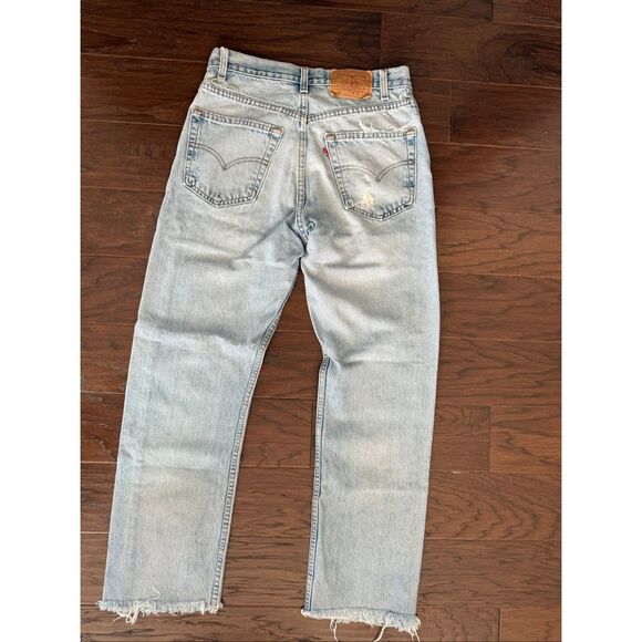 Vintage Levi’s 505 Jeans W32 Made in Canada Light Wash Straight Leg Distressed R - Picture 2 of 9
